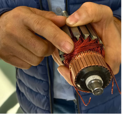 Machine automatique de remontage d'armature pour commutateur à fente sans rotor décalé à crochet fournisseur
