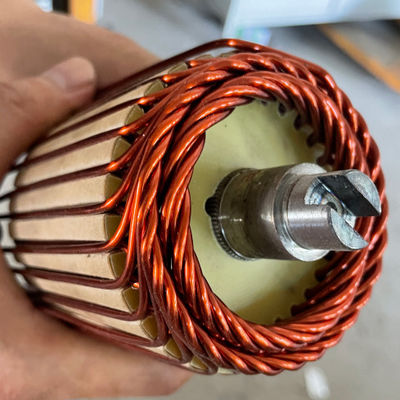 Machine à enroulement de bobine à épingle à cheveux de 3,4 mm de fil rond automobile pour l'armure de démarrage de véhicule fournisseur